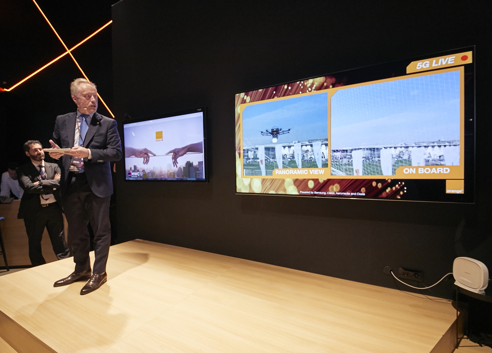 Samsung-Cisco-Orange-Demo2.jpg