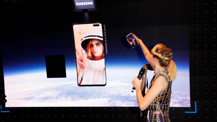 Samsung-SpaceSelfie_02.jpg