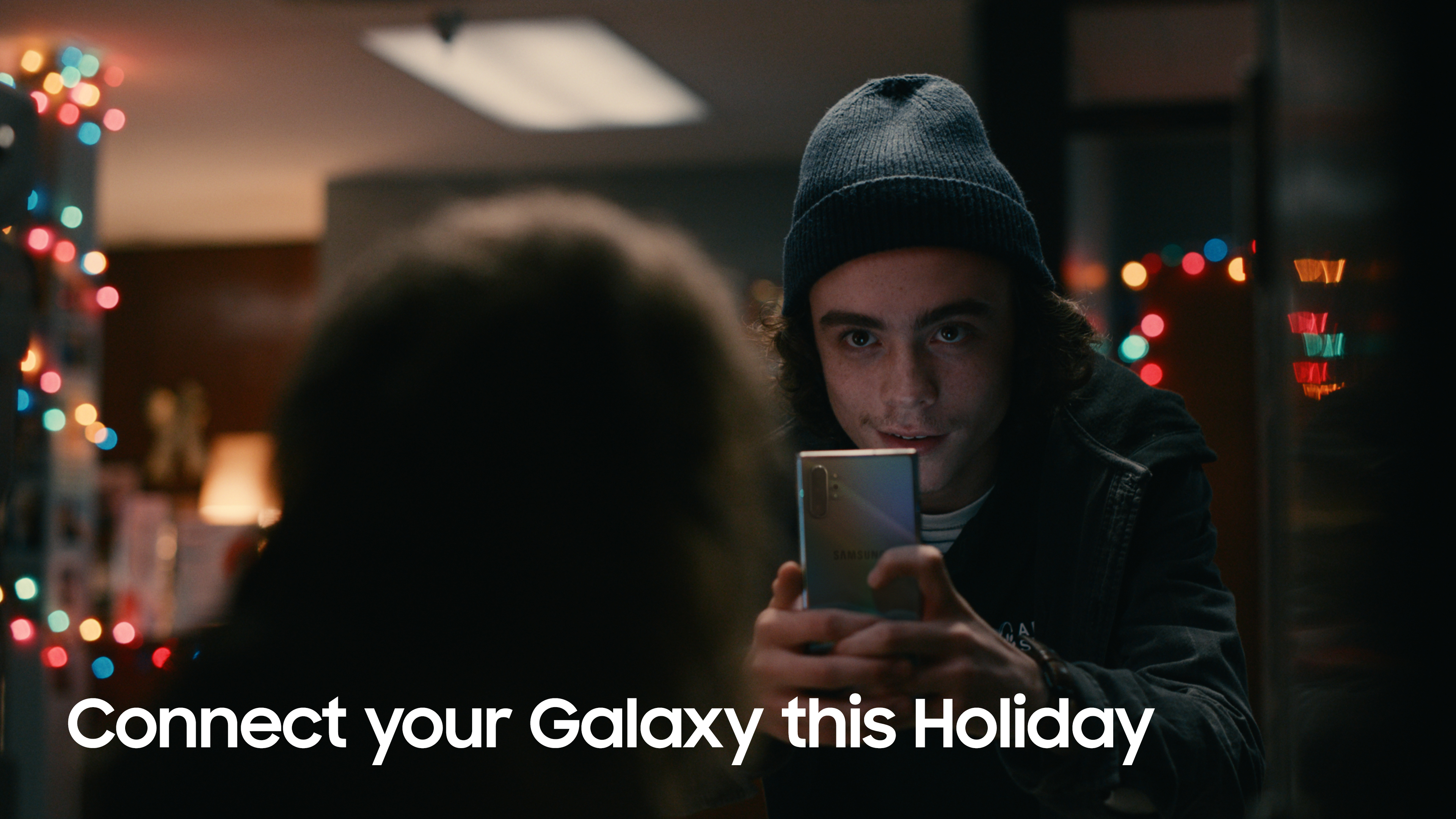 Samsung-Joins-Forces-with-Star-Wars%E2%84%A2-for-Holiday-Collaboration_Film-1.jpg