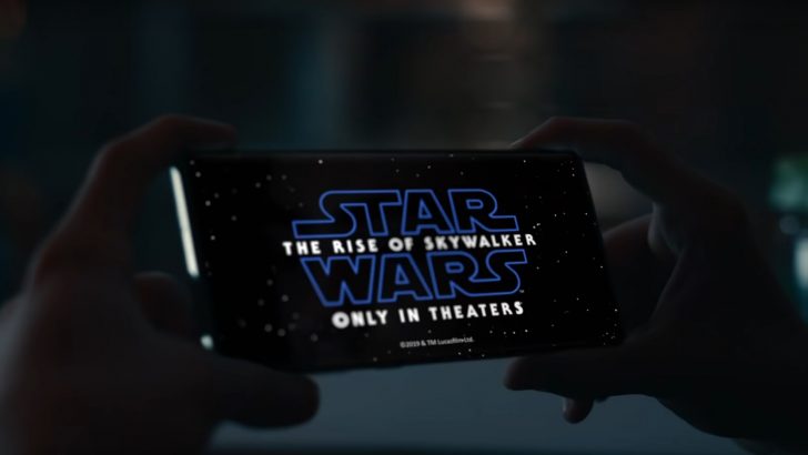 Samsung-Joins-Forces-with-Star-Wars™-for-Holiday-Collaboration_Film-2.jpg