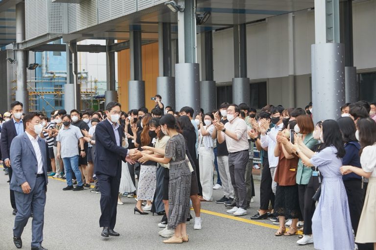 Samsung Electronics Breaks Ground on New Semiconductor R&D Complex in ...