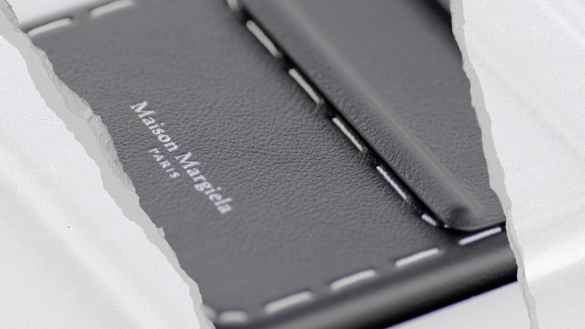 Video] Mobile Innovation Meets Unique Haute Couture