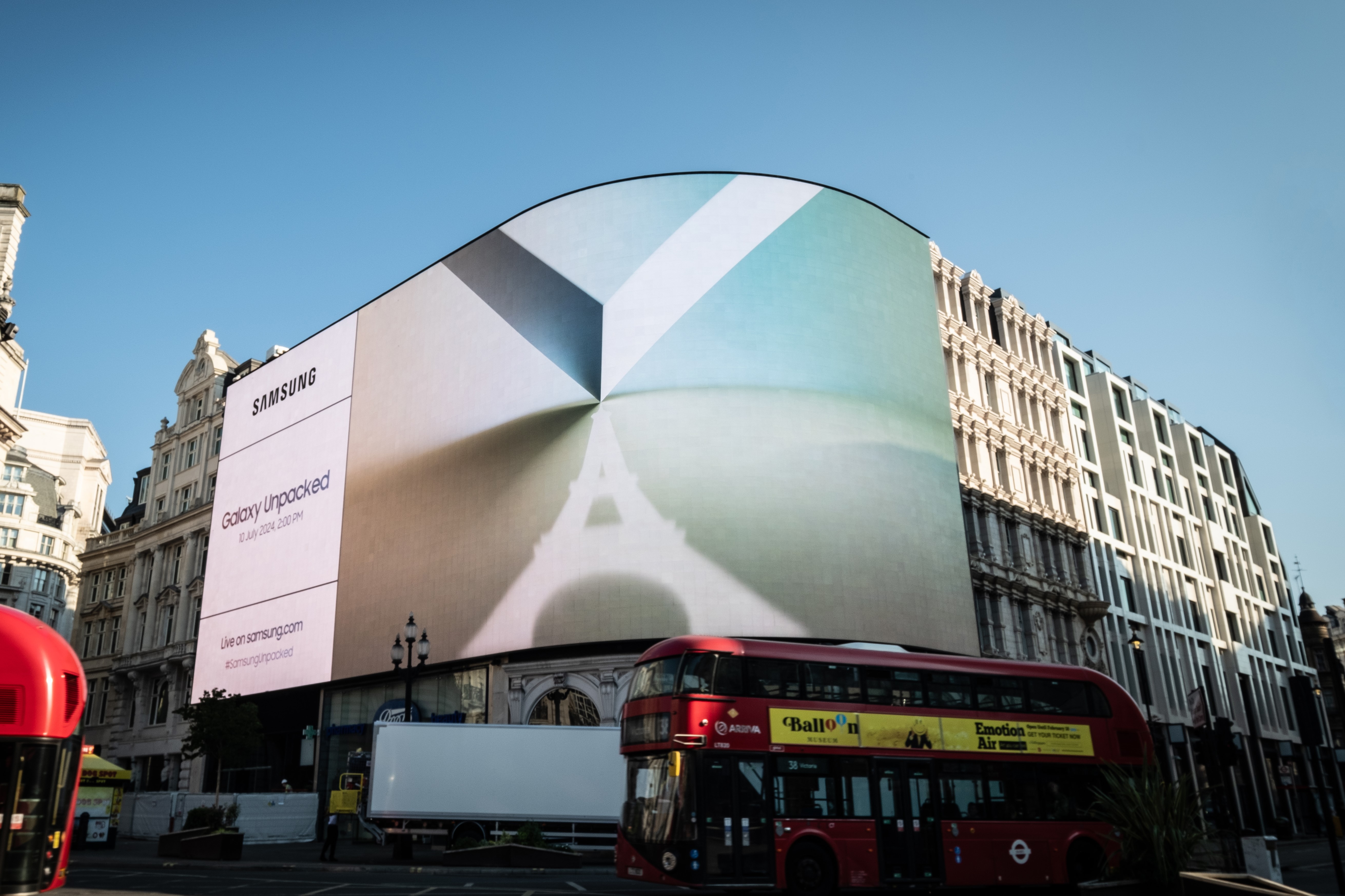 Samsung-Mobile-Galaxy-Unpacked-July-2024-Billboard-Campaign_dl3.jpg