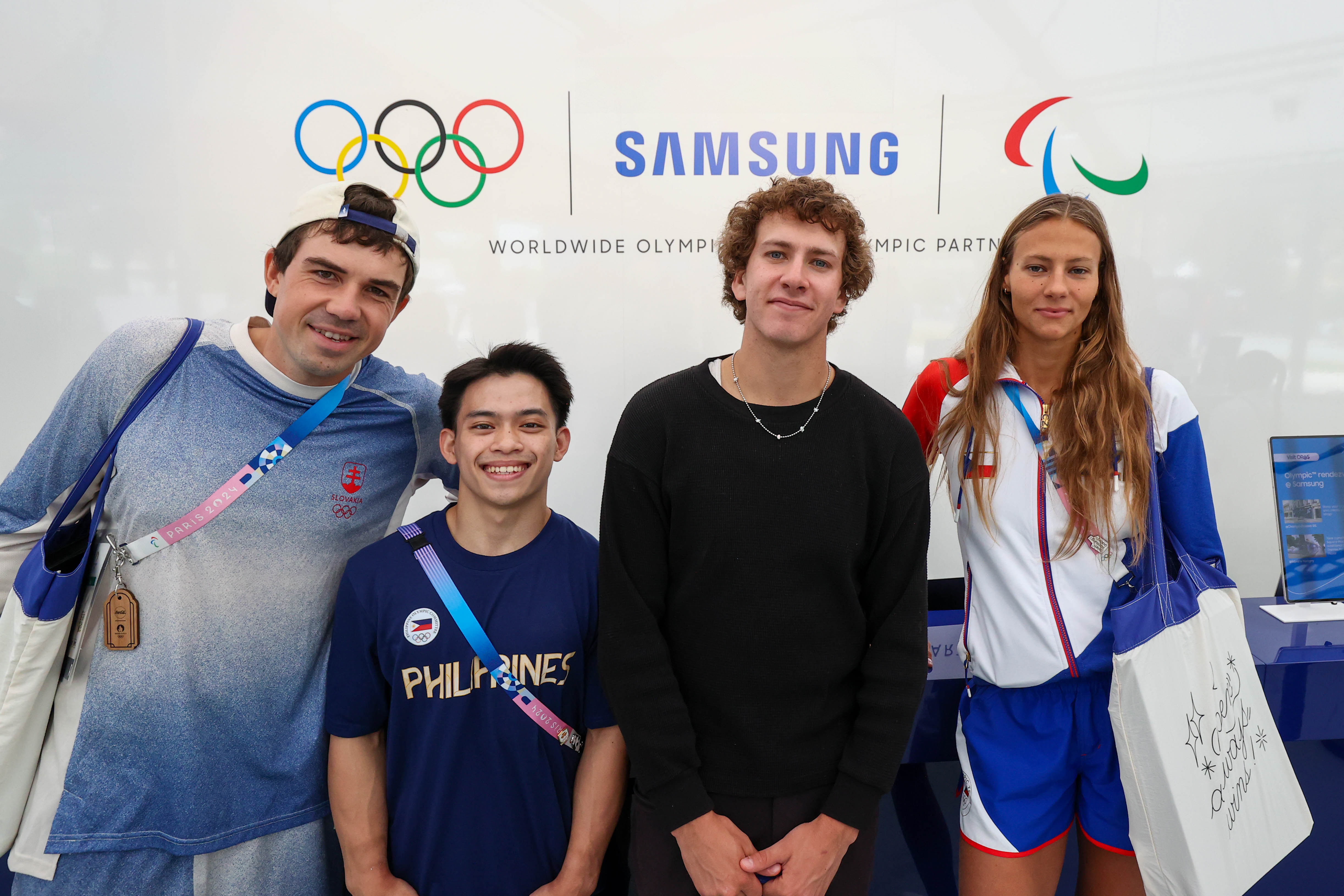 Samsung-Mobile-Paris-2024-Team-Samsung-Galaxy-Olympic-Rendezvous-Samsung-Village-Plaza_dl1.jpg