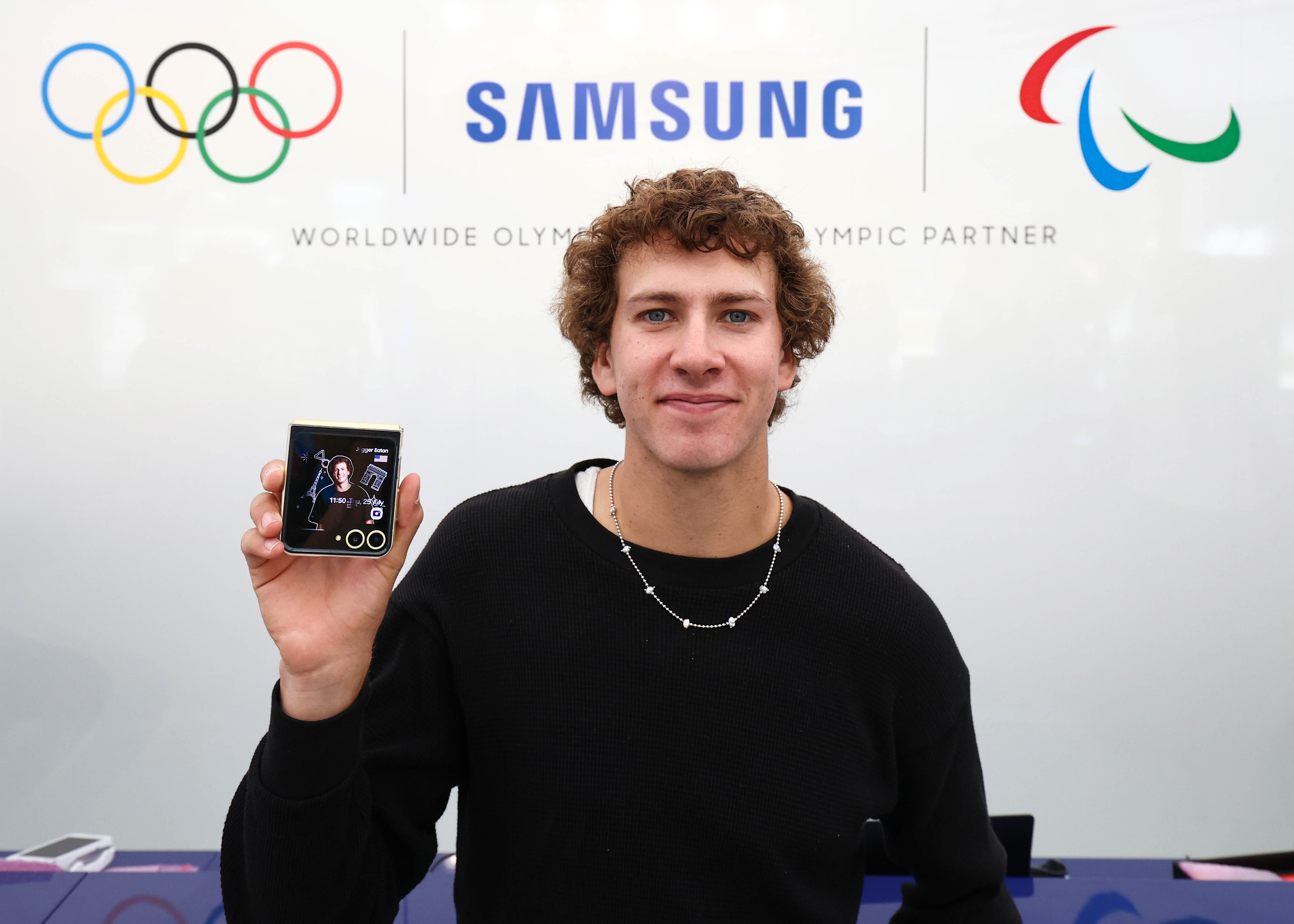 Samsung-Mobile-Paris-2024-Team-Samsung-Galaxy-Olympic-Rendezvous-Samsung-Village-Plaza_dl6.jpg