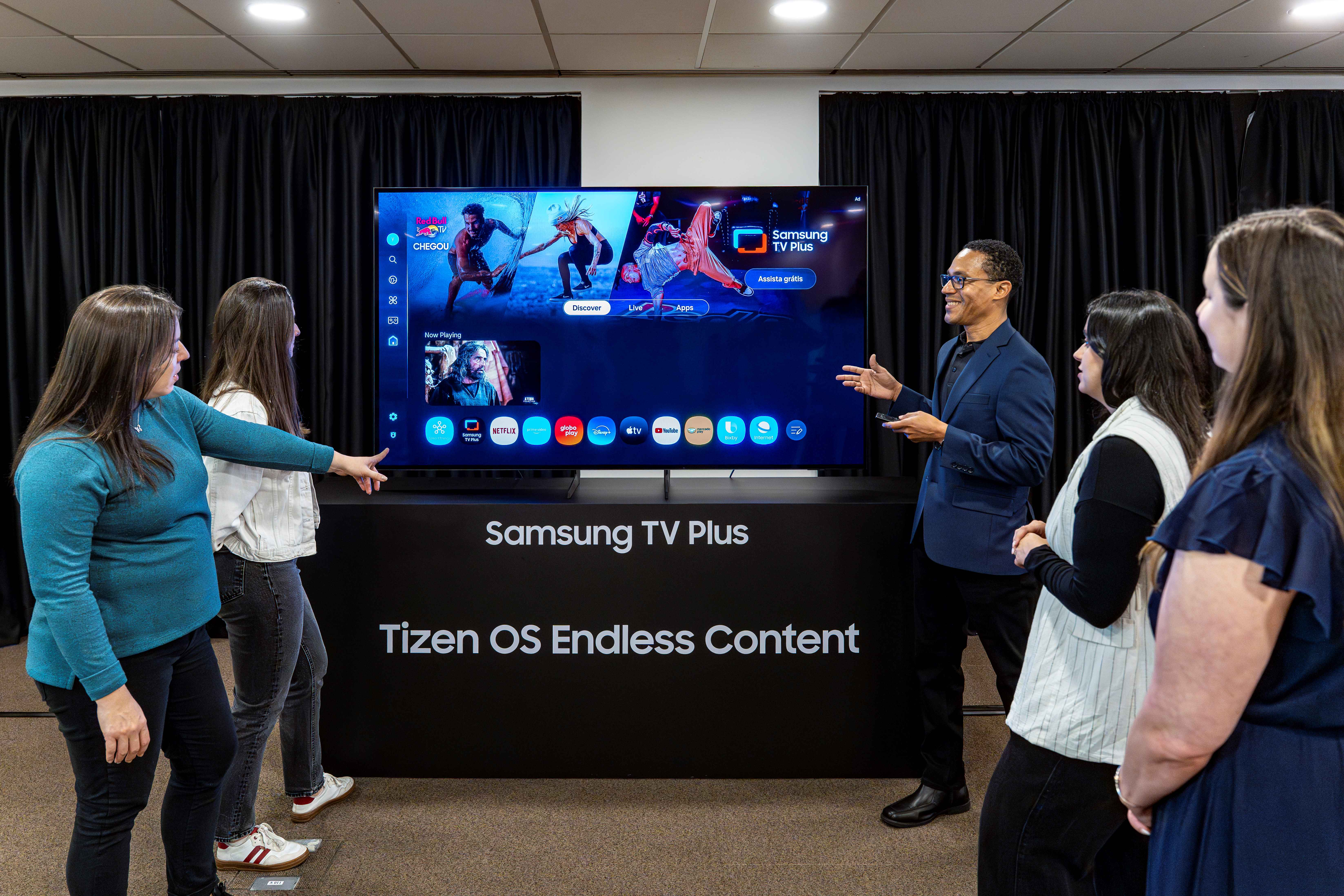 Samsung-TVs-and-Displays-Latin-America-Visual-Display-Seminar-Sao-Paulo-QLED-OLED-TIzen_dl3.jpg