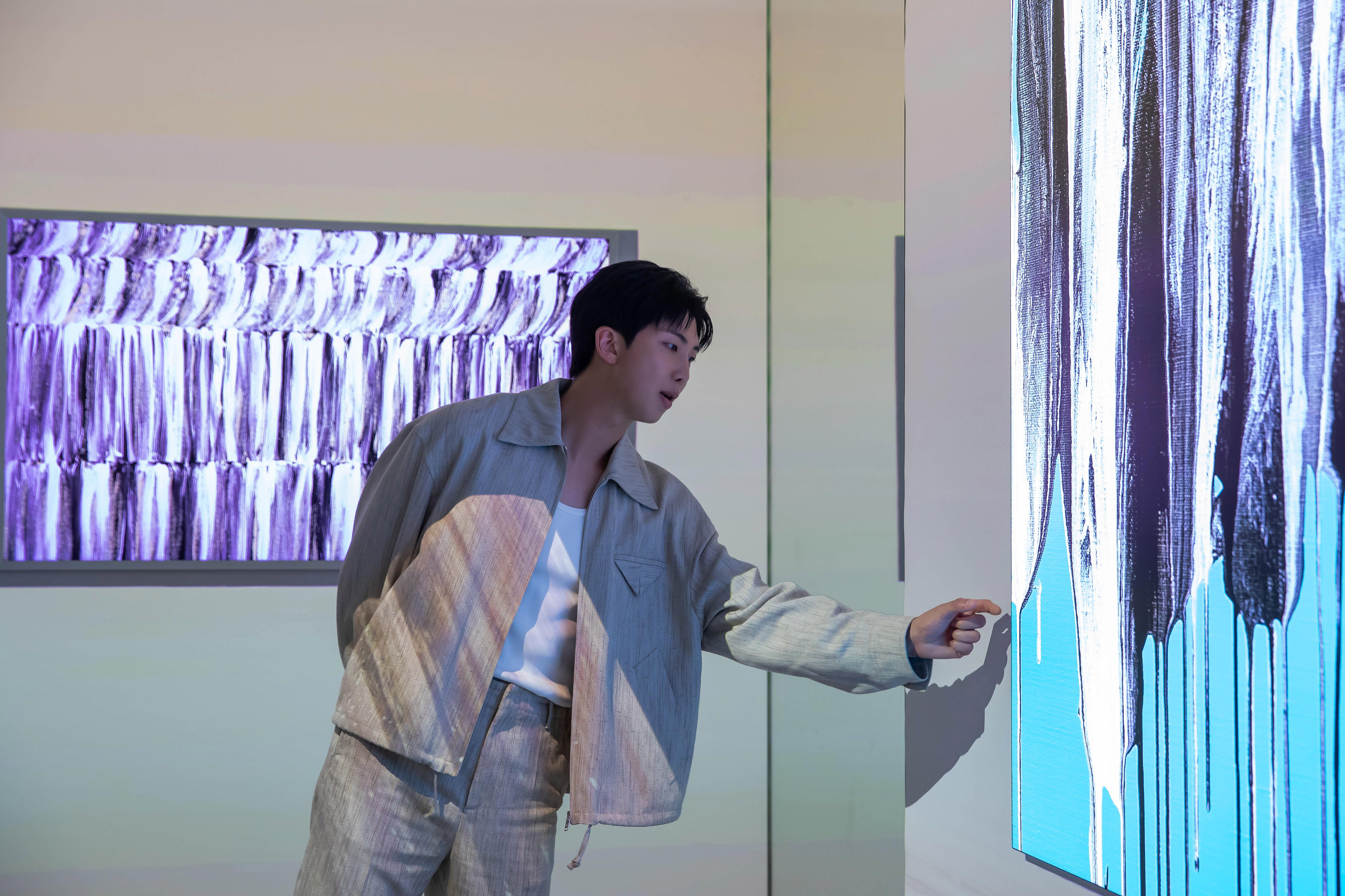 Samsung-TVs-and-Displays-Samsung-Art-TV-RM-of-BTS-at-Art-Basel-Basel_dl4.jpg