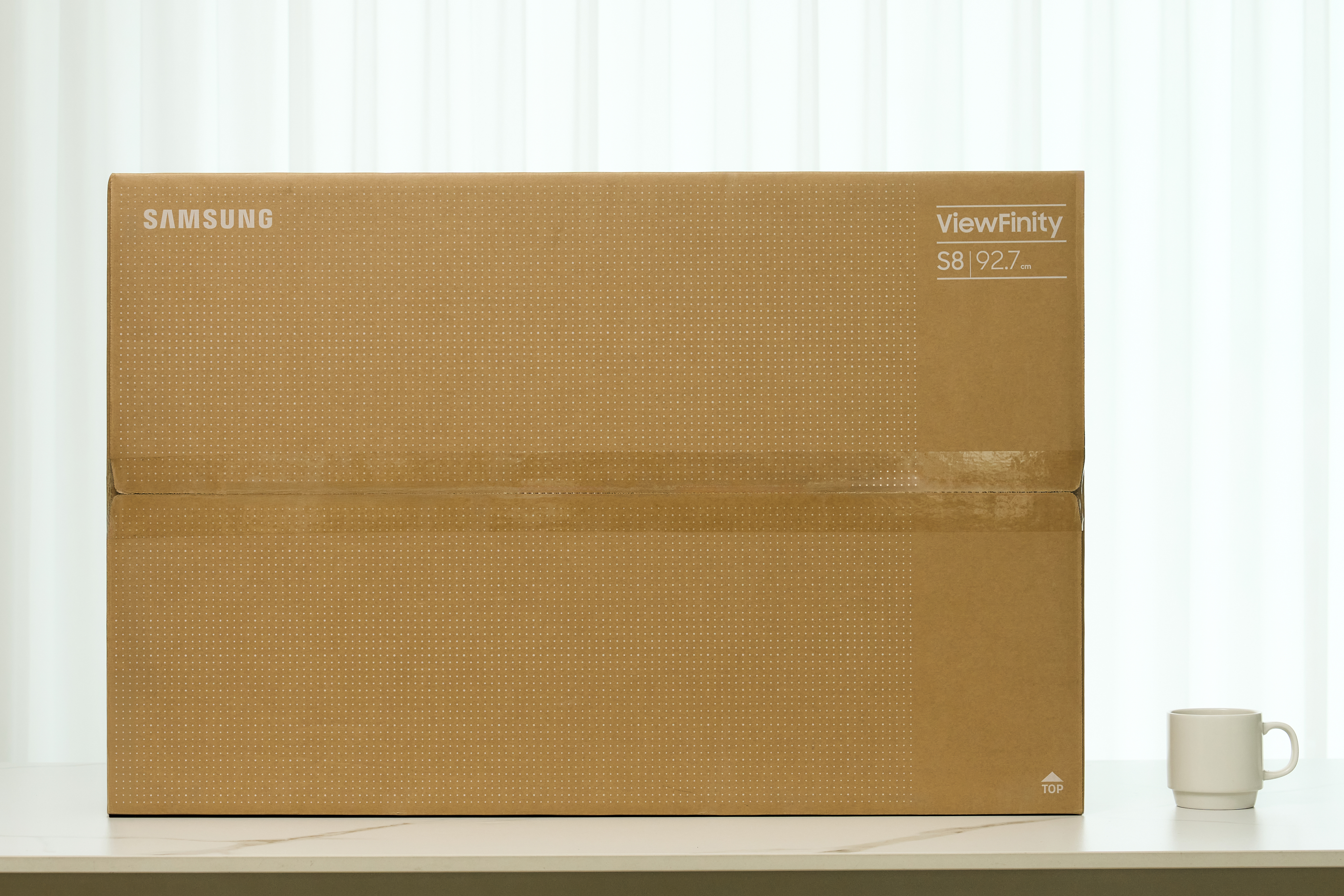 Samsung-TVs-and-Displays-ViewFinity-S8-Unboxing_dl8.jpg