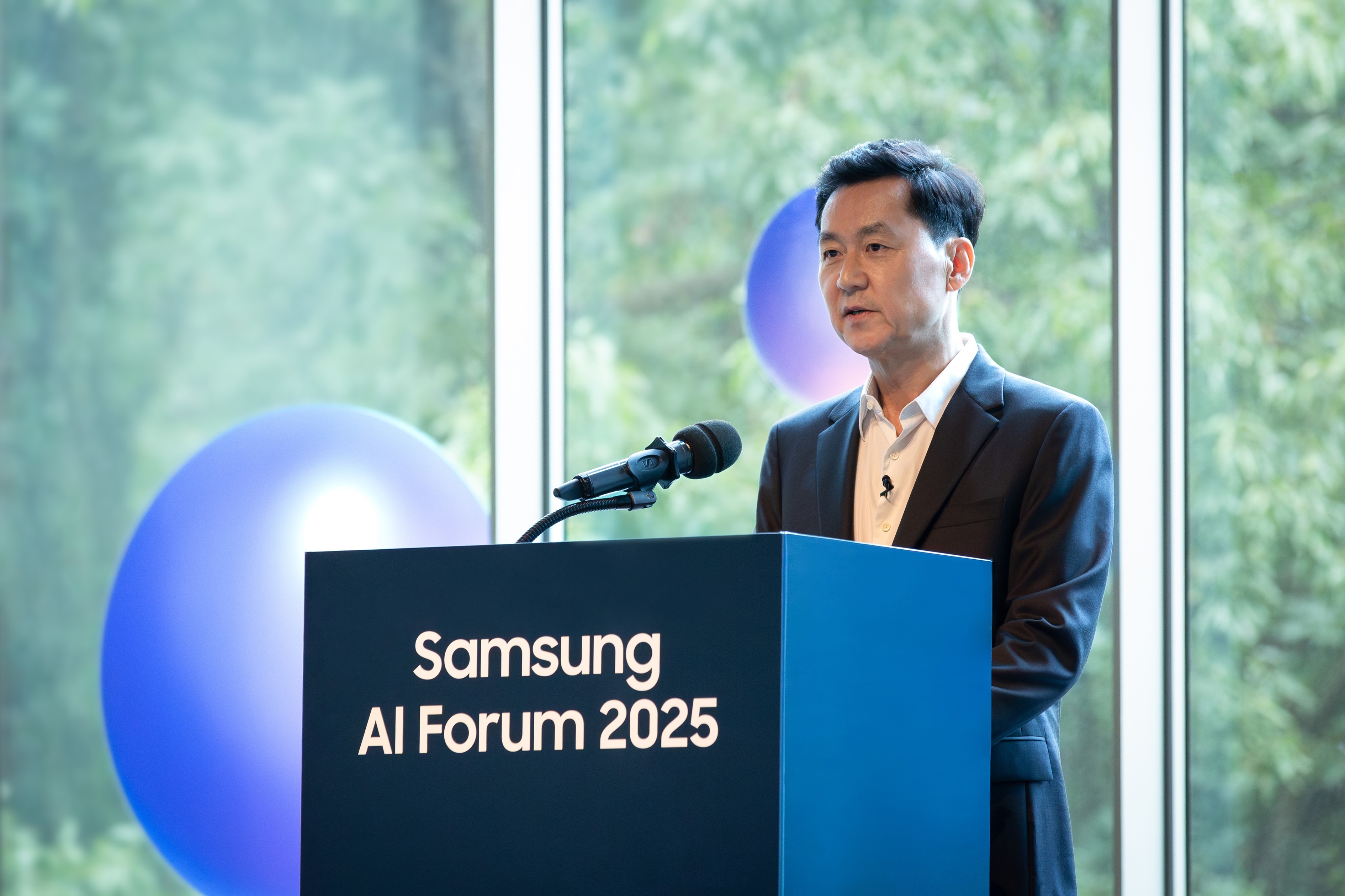 Samsung-Corporate-Technology-Samsung-AI-Forum-2025-Semiconductors-Agentic-AI-Generative-AI_dl2-F.jpeg