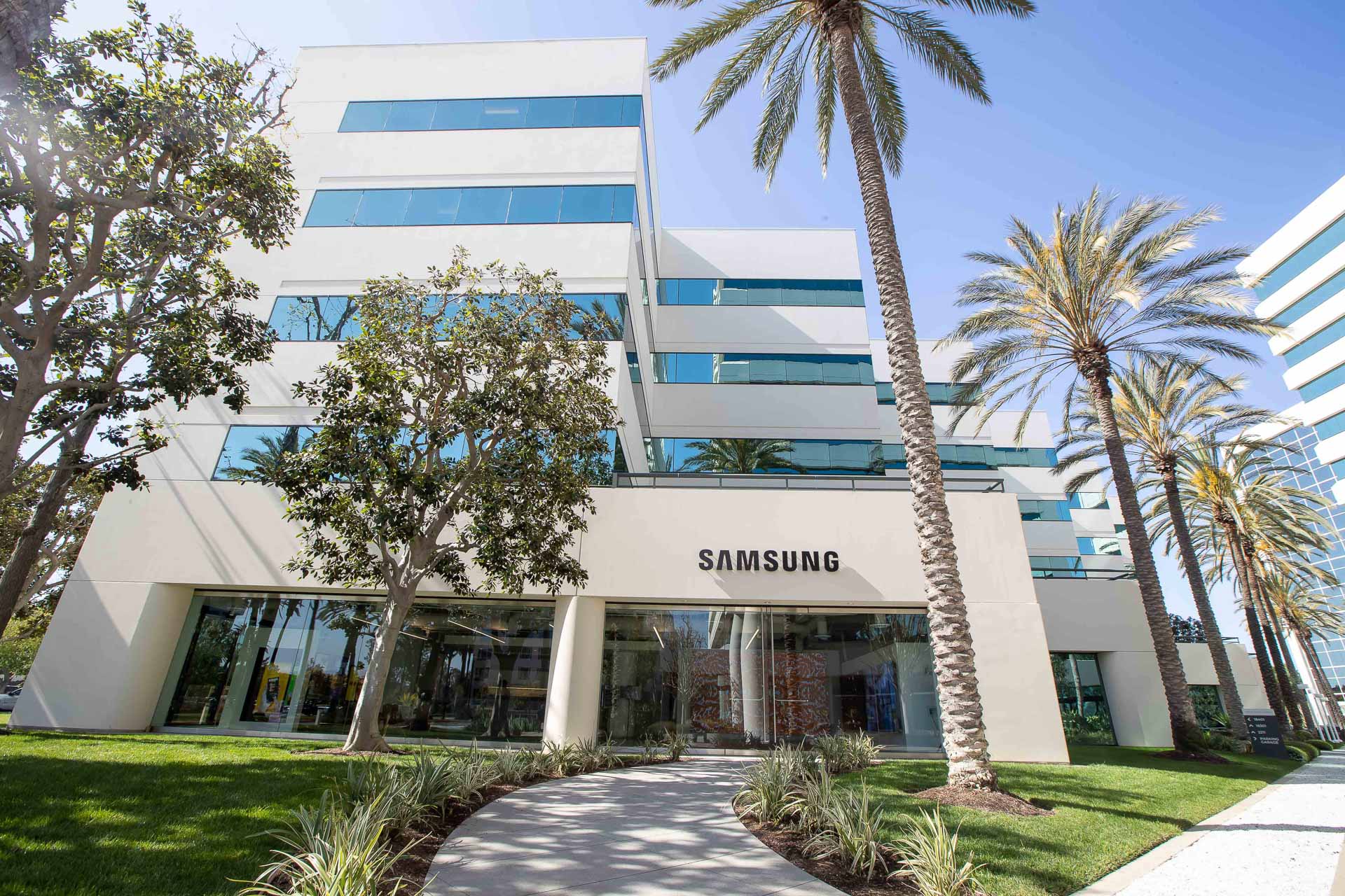 Samsung-TVs-and-Displays-Connected-Experience-Center-Irvine-Where-Innovation-Meets-Industry-B2B-Showroom_dl1.jpg