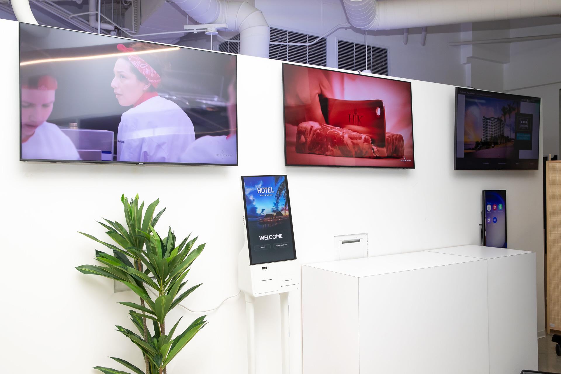 Samsung-TVs-and-Displays-Connected-Experience-Center-Irvine-Where-Innovation-Meets-Industry-B2B-Showroom_dl7.jpg