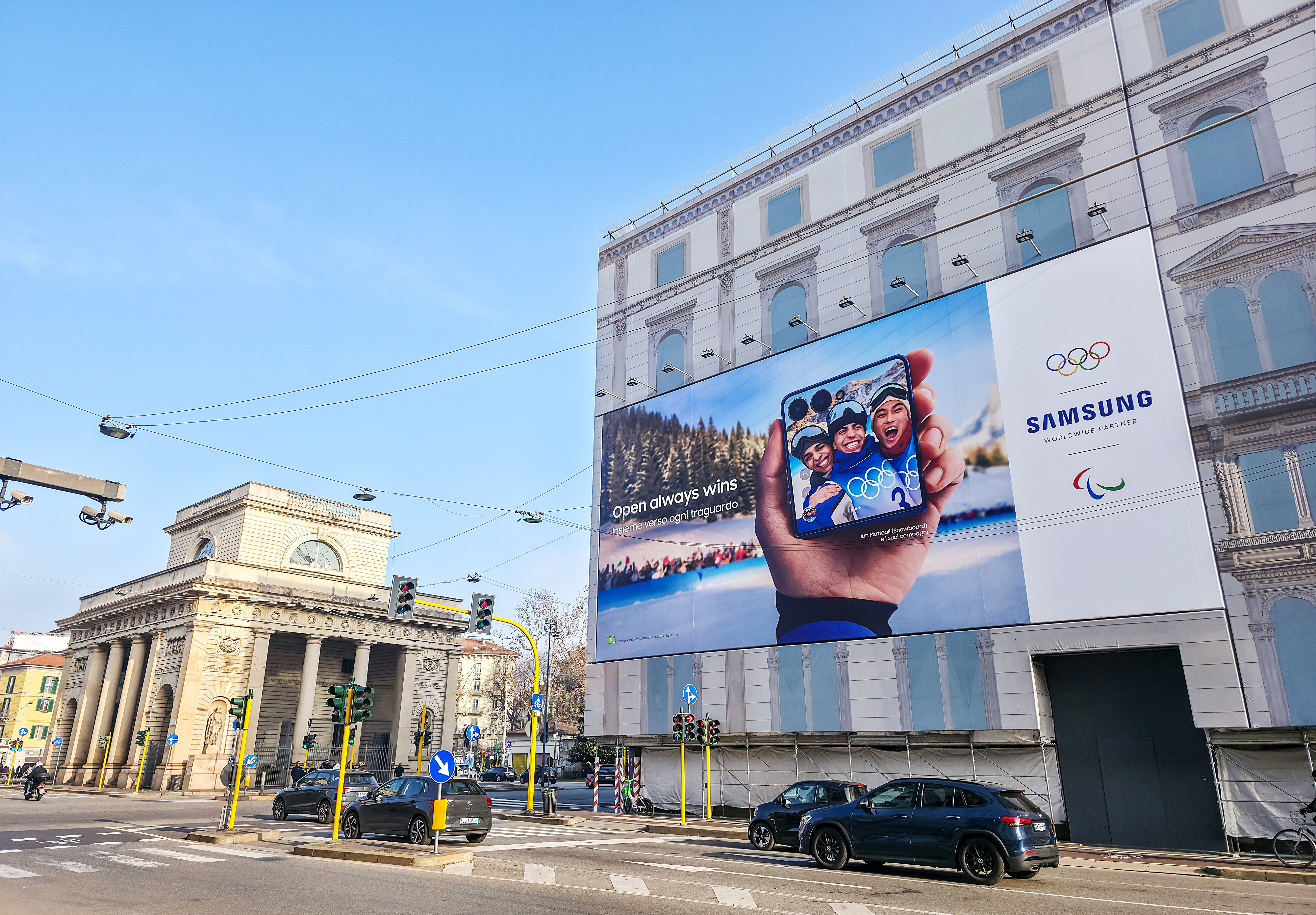 Samsung-Mobile-Galaxy-Z-Flip7-Milano-Cortina-2026-Open-Always-Wins-OOH-in-Milan_dl2.jpg