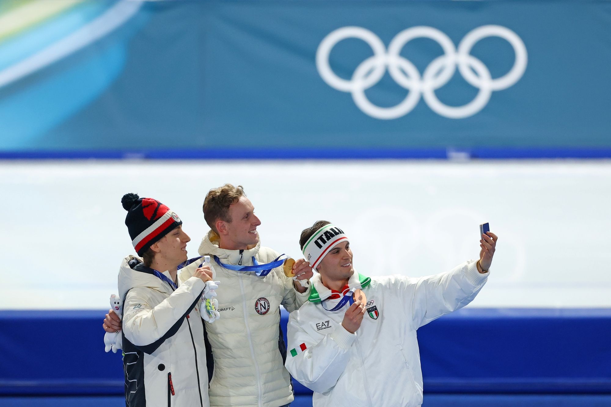 Samsung-Mobile-Milano-Cortina-2026-Victory-Selfie_dl2.jpg