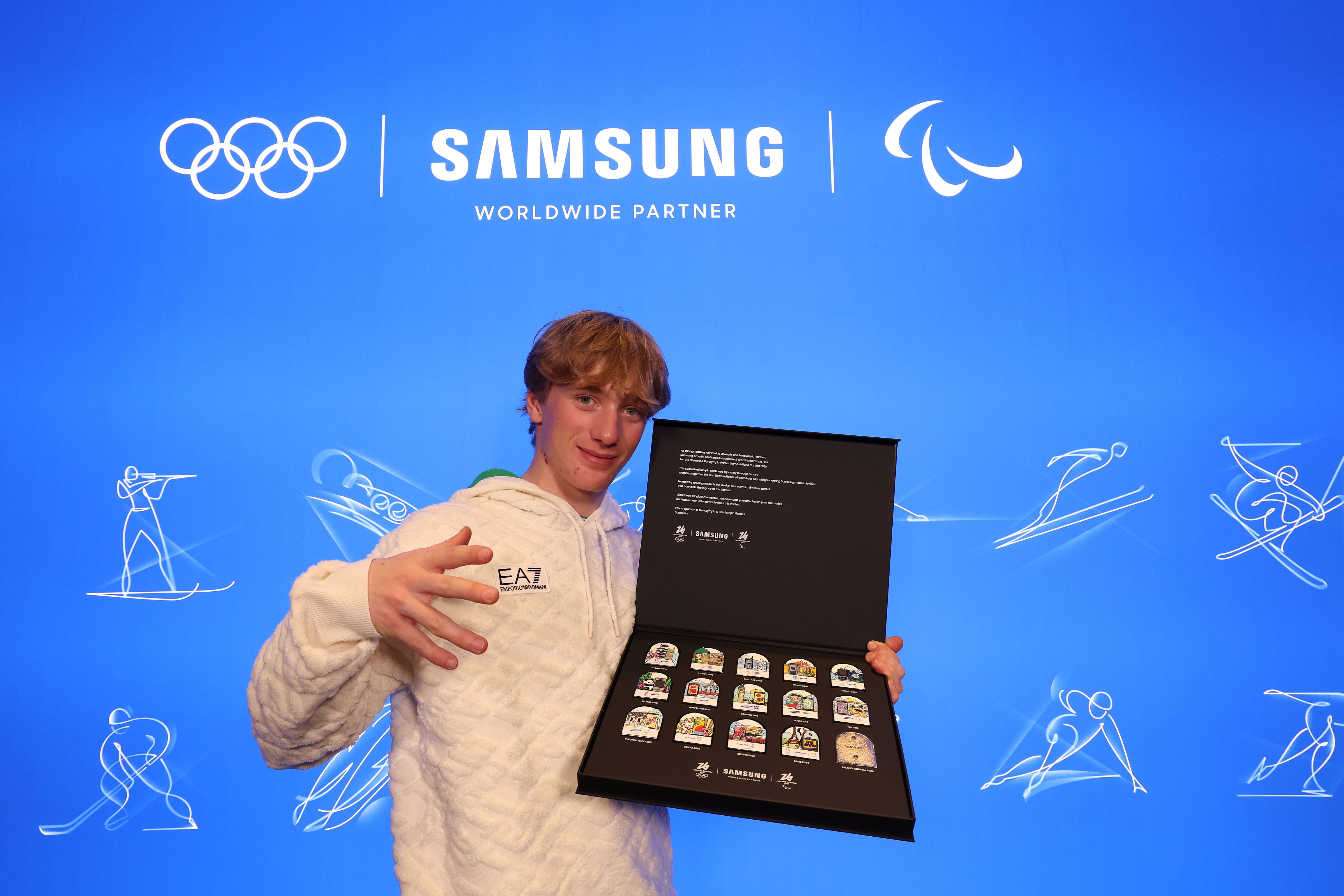 Samsung-Mobile-Team-Samsung-Galaxy-Athletes-and-TeamGalaxy-Hwaiting-Night_dl6F.jpg