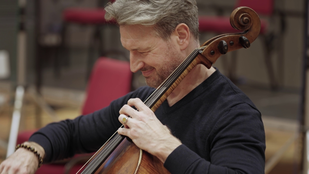 A musician performs a classical piece adapted as a Galaxy S26 ringtone.