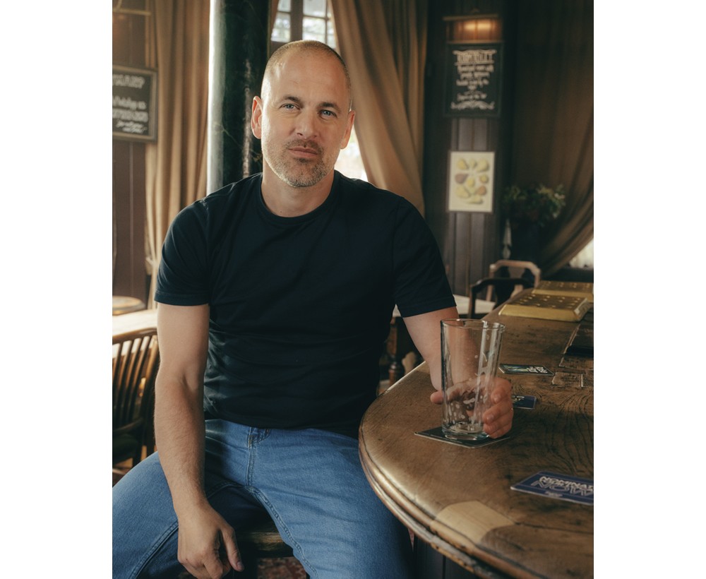 Joe Cole highlights the importance of high-quality TV settings in pubs.