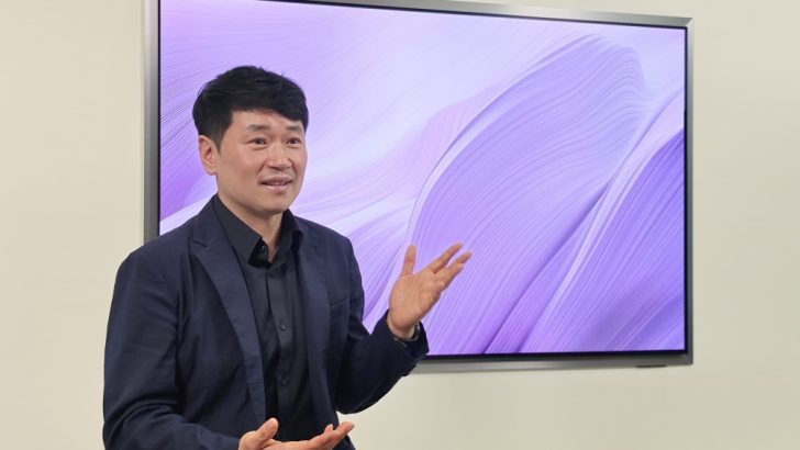 Samsung-TVs-and-Displays-OLED-TV-S95H-Red-Dot-Design-Award-2026-Best-of-the-Best-Interview_dl4FFFF.jpg