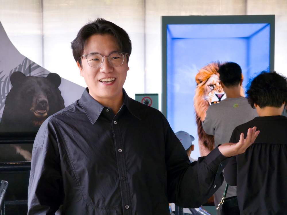 Jin, CEO of Klleon, the content development company, emphasized the role of Spatial Signage, serving as an innovative interface that enables visitors to experience the space itself.
