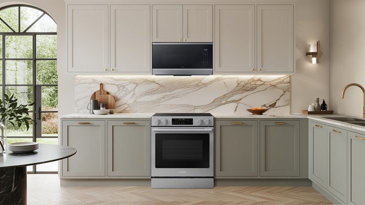 Samsung-Digital-Appliances-Slide-in-Ranges-and-Over-the-Range-Microwave-Air-Fry-Max_dl1.jpg