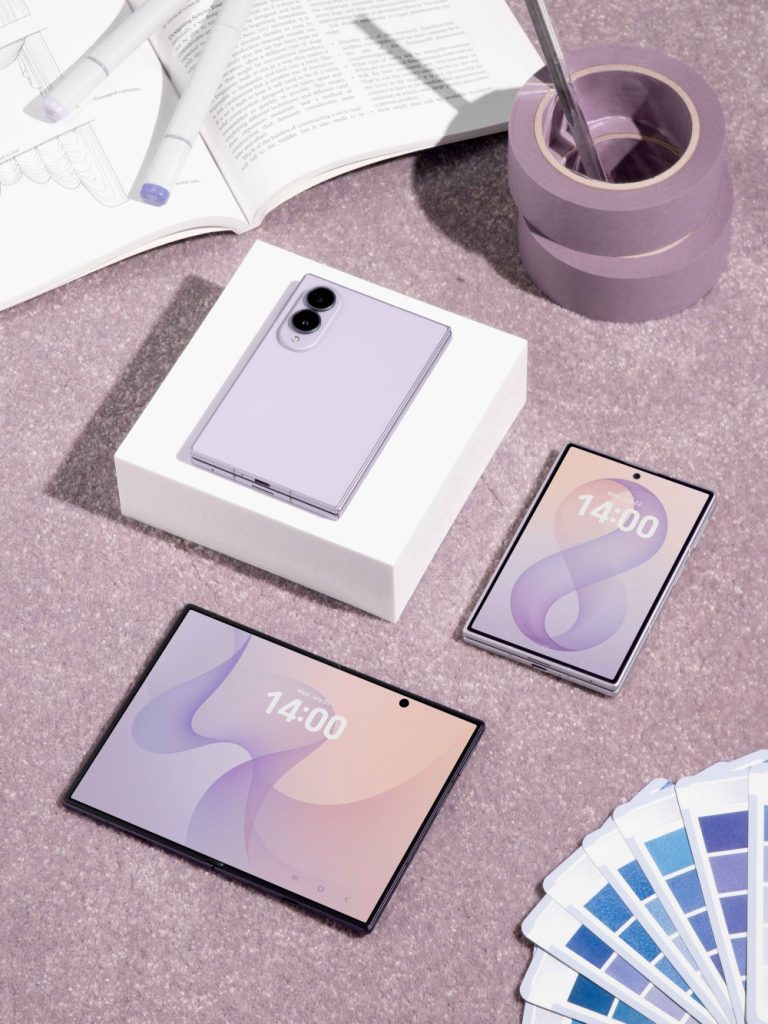 An image of Galaxy Z Fold8 in lavender