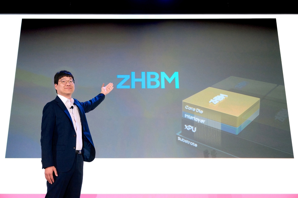 Samsung executive Kyungryun Kim, Vice President and Project Leader of the DRAM Design Team, delivered his keynote address on next-generation 3D structures in future memory solutions at FMS 2026.
