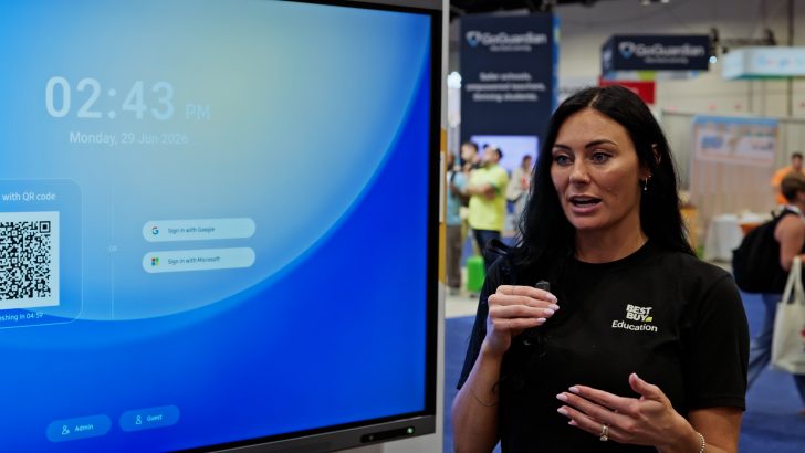 Samsung-TVs-and-Displays-Samsung-AMS-Shared-Classroom-Displays-Personal-Workspaces_dl8.jpg