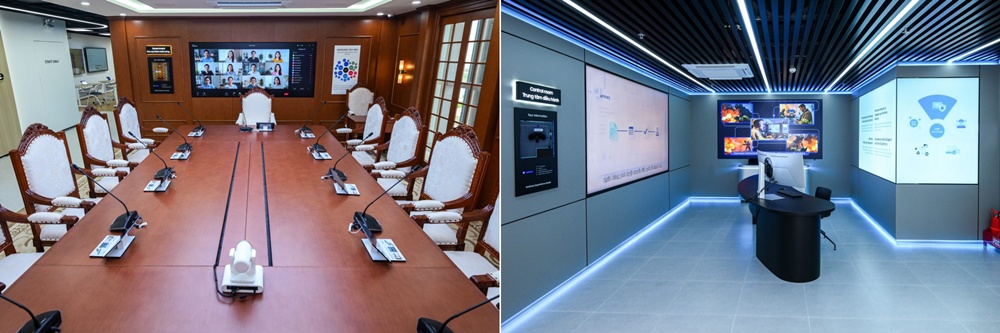 Representing the public administration and manufacturing sector, the meeting room and operations center leverage The Wall All-in-One, 105-inch 5K Smart Signage, Galaxy Tab S11, WindFree 1-Way Cassette air conditioners, and AI Camera video conferencing solutions. 