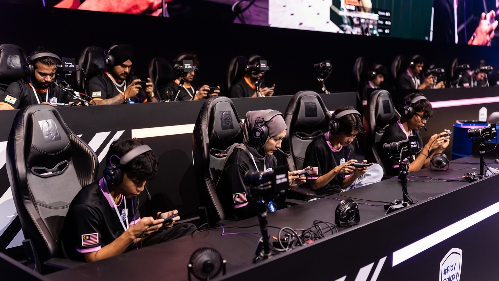 Players compete at the #PlayGalaxy Cup World Final during Gamescom 2026.