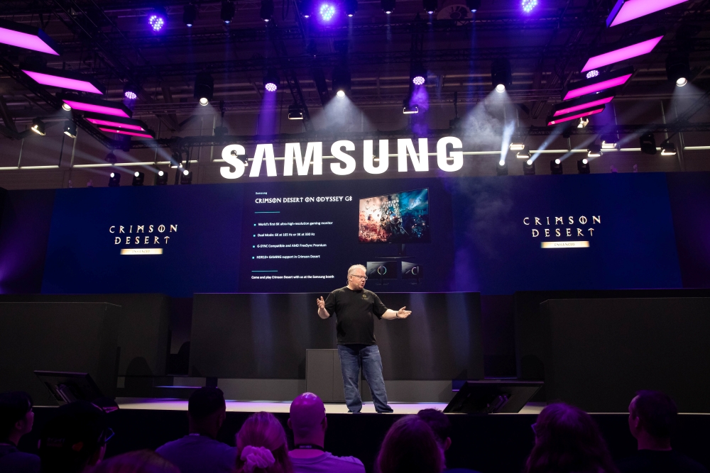 Rick van Beem, Senior Director of Marketing and Public Relations at Pearl Abyss Europe, showcases how the Odyssey G8 enhances Crimson Desert gameplay.