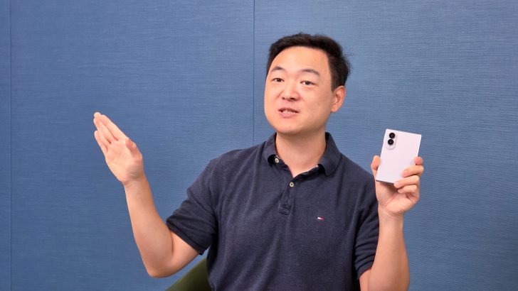 Samsung-Mobile-The-New-Galaxy-Z-series-Portrait-Video-Interview_dl5.jpg