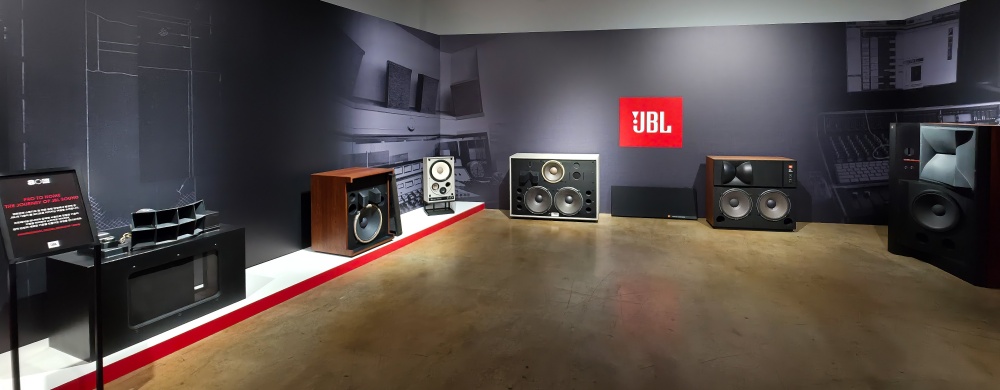 The “Pro to Home” section explored how JBL’s professional audio technologies developed for cinemas and recording studios have evolved for home use. 