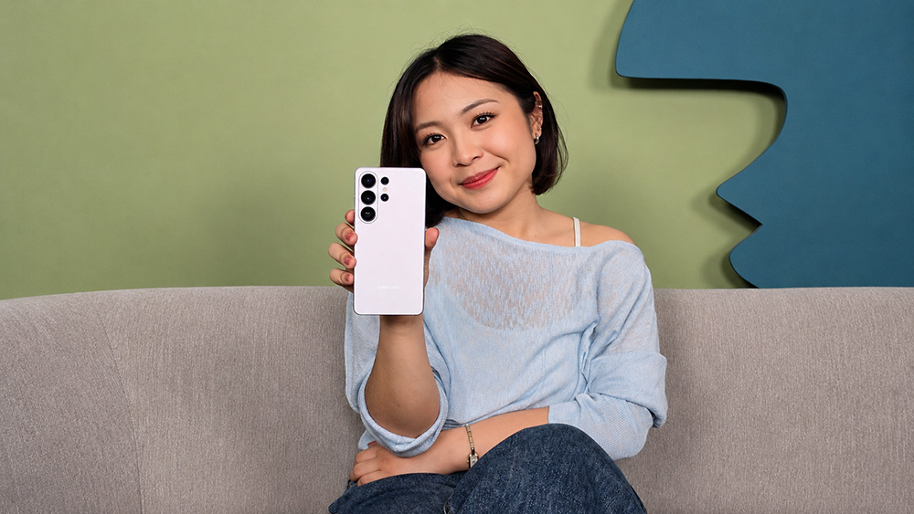 Samsung Galaxy S26 Ultra warna White untuk menangkap setiap momen Bernadya.