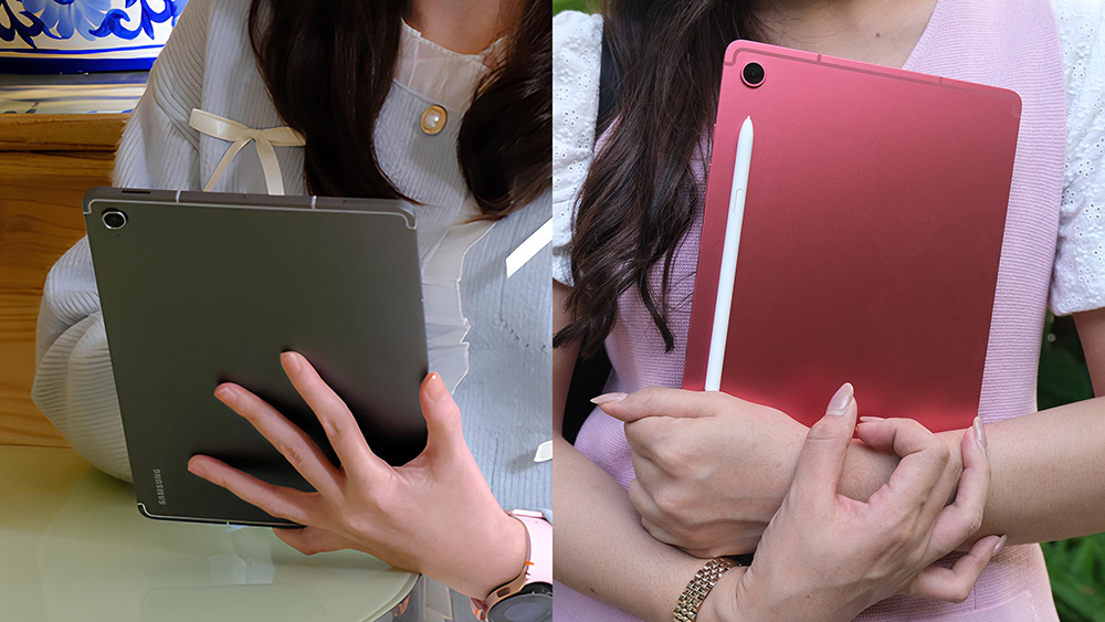 Close-up Galaxy Tab S10 FE dalam warna Gray dan Galaxy Tab S10 Lite dalam warna Pink yang dipegang oleh dua pengguna, menampilkan desain tipis, stylish, dan dukungan S Pen untuk mendukung produktivitas serta kreativitas sehari-hari.