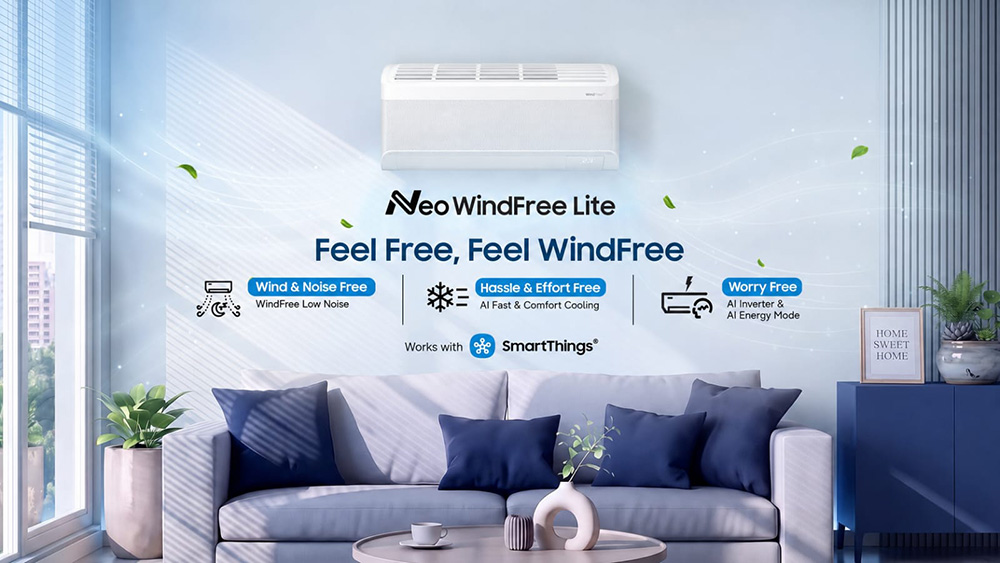 Key visual Samsung AC Neo WindFree Lite menampilkan unit AC di dinding ruang keluarga.