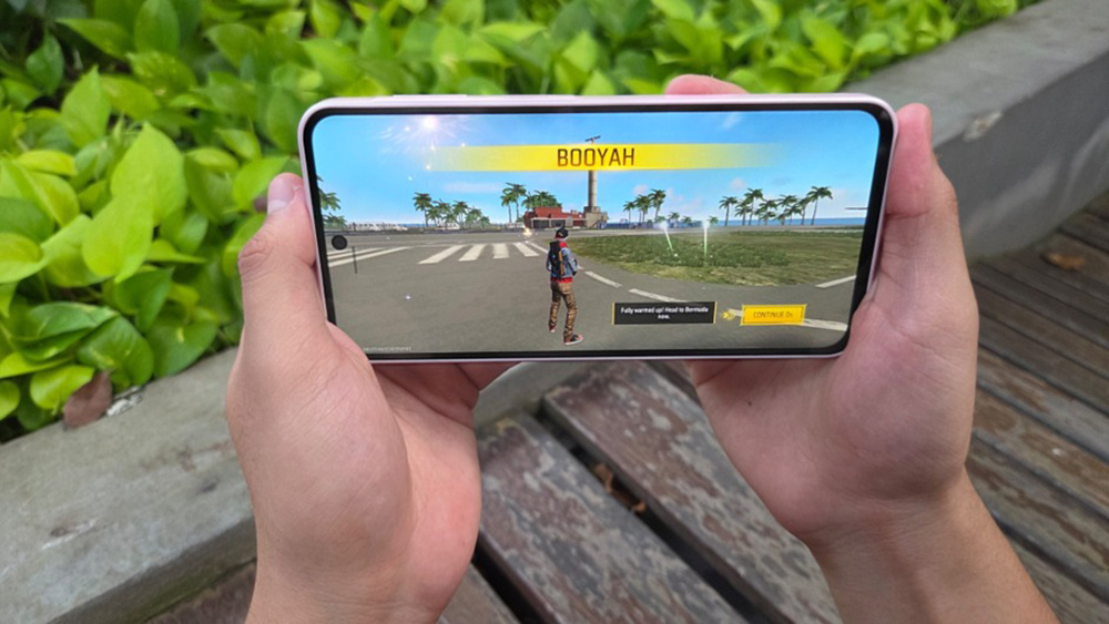 Layar Galaxy A27 hadirkan pengalaman bermain yang lebih mulus
