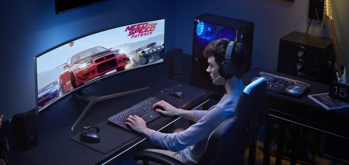 Curved-Monitor-Lifestyle-N2.jpg