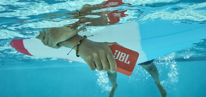 JBL_GO2_Inside_The_Pool1.jpg