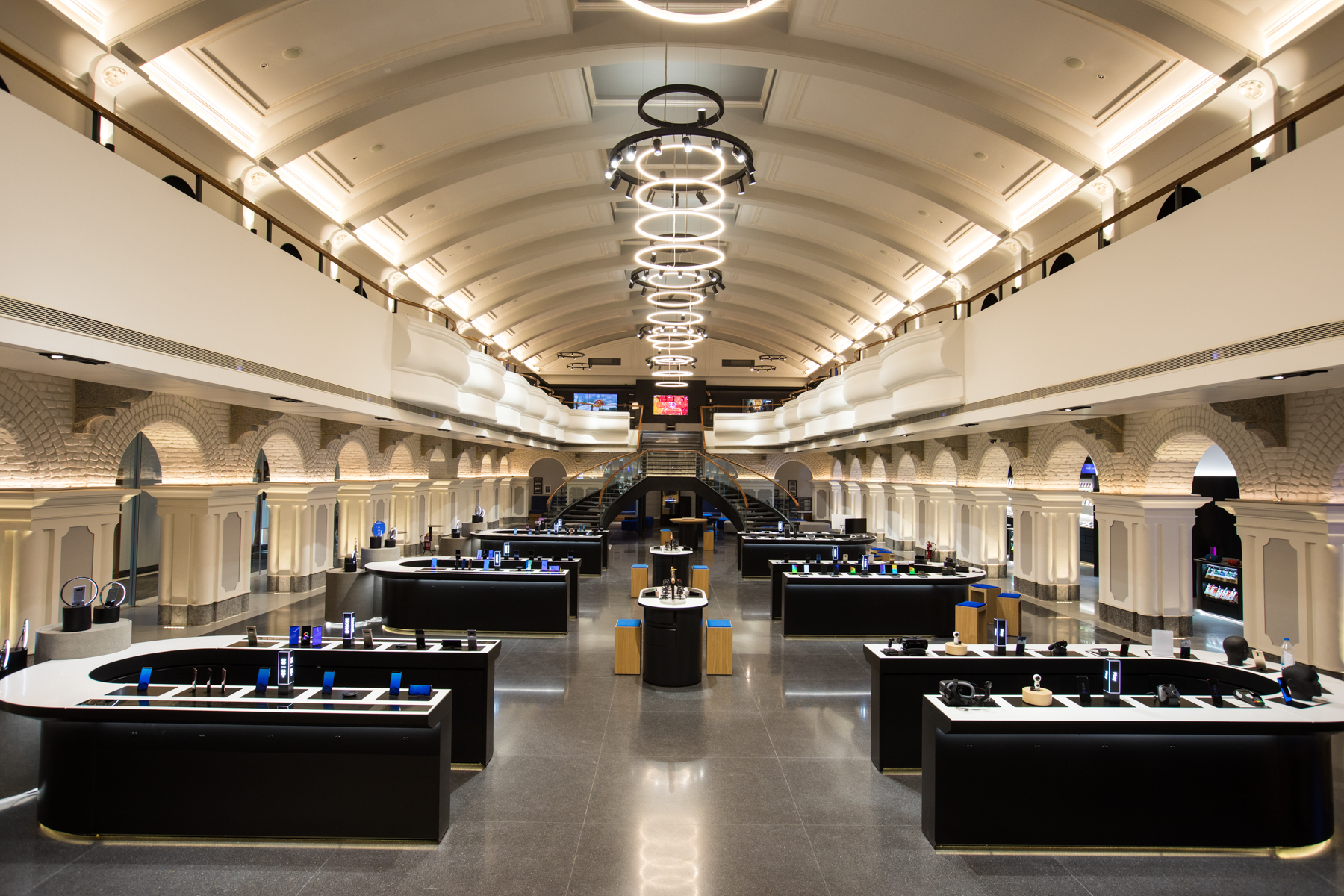 What’s Inside the World’s Largest Mobile Experience Centre – Samsung Opera House