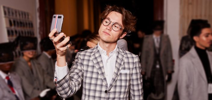 Galaxy-Z-Flip-Thom-Browne-Edition-01.jpg
