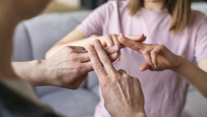 sign-language.image-1.jpg