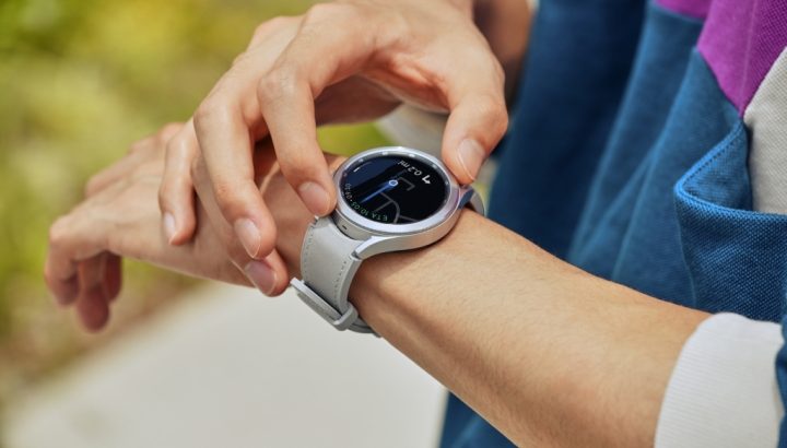 7._Galaxy_Watch4_Lifestyle_Google_Maps-720x480.jpg