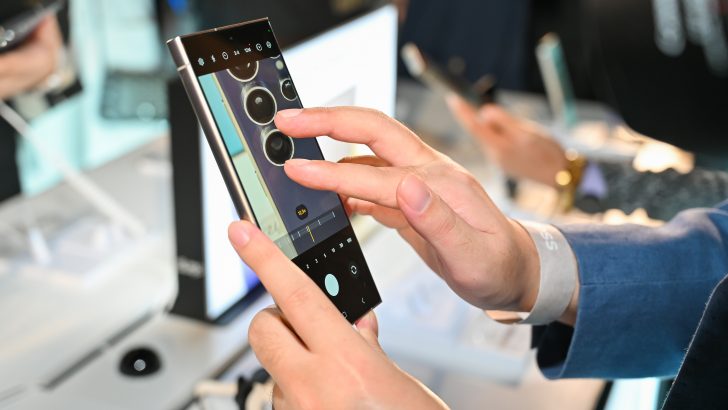 TSE-Trying-Out-S24-Devices_8.jpg