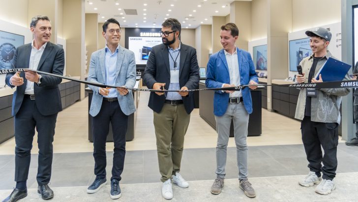 Samsung-Experience-Store-1.jpeg