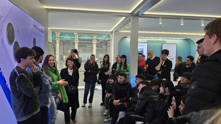 Samsung-accoglie-gli-studenti-al-Milano-Cortina-2026-Sport-Village-e1740648198642.jpg