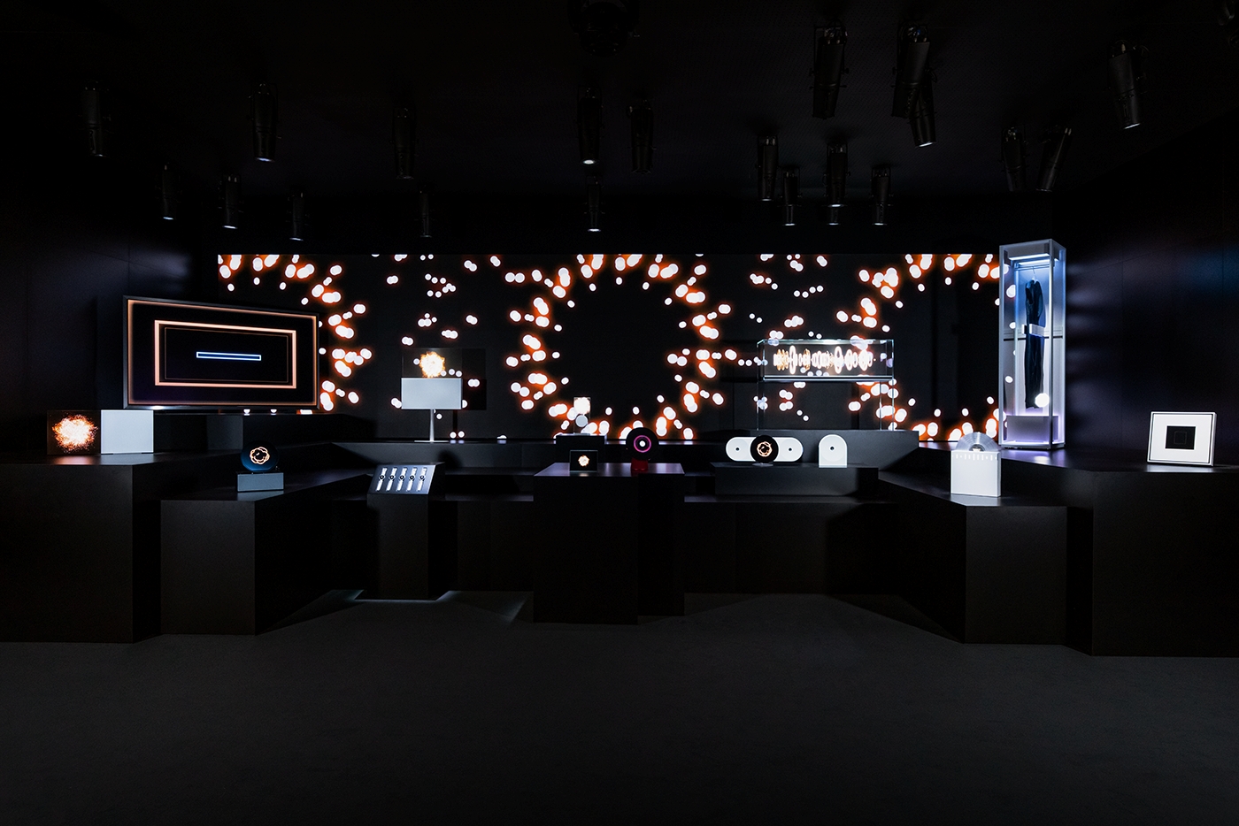 [Photo] All’interno della mostra «Design Is an Act of Love» di Samsung ...