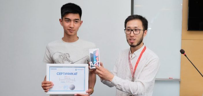 Samsung подарила смартфоны отличникам Школы программирования Coding Lab ...