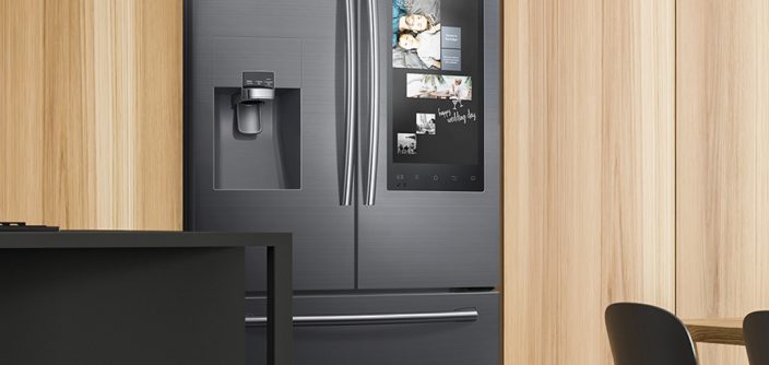 Samsung-French-Door-Refrigerator-AW1-12-RF265BEAESG-EM-Square-Lifestyle-Image-02.jpg