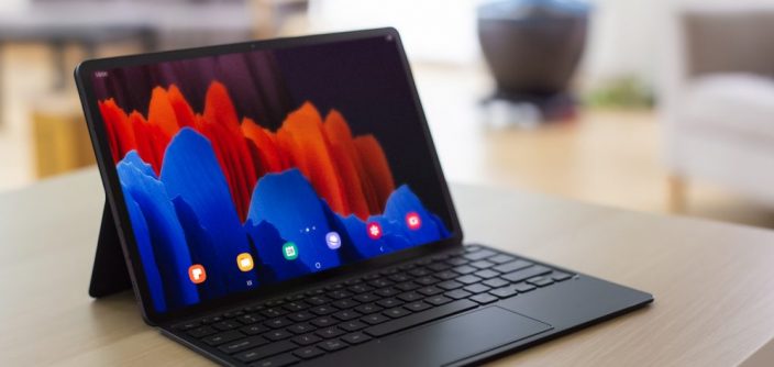 011_GalaxyTabS7plus_lifestyle_image-e1597963301691.jpg