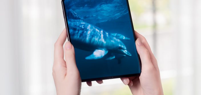 018_galaxyzfold3_5g_hands_on_s_pen_phantomblack-e1635981030831.jpg