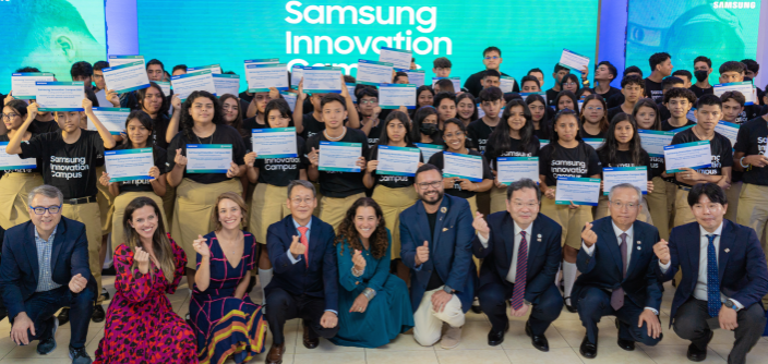 1-SAMSUNG-INNOVATION-CAMPUS-2023-ElSalvador-entrega-certificados.png